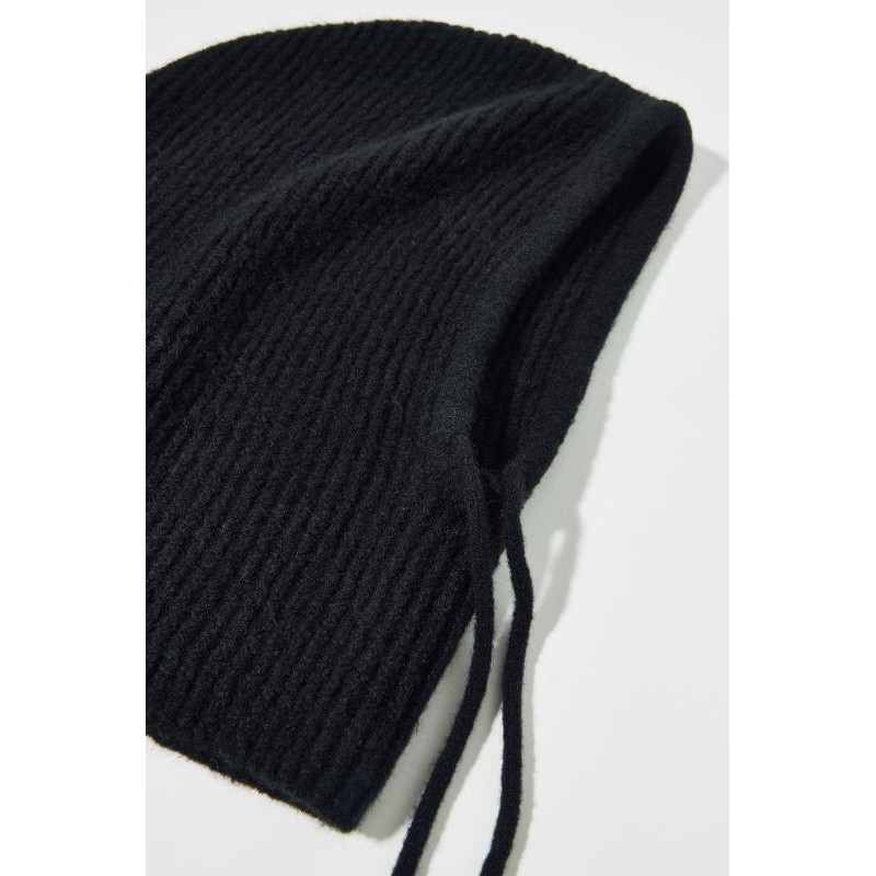 Sotocasco de punto acanalado con capucha