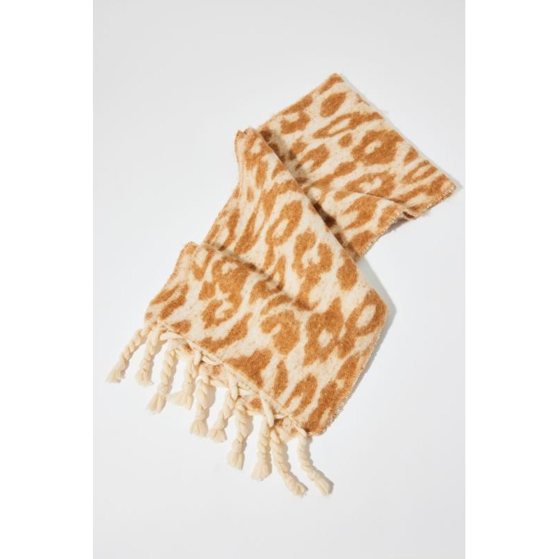 Bufanda tejida con estampado de leopardo